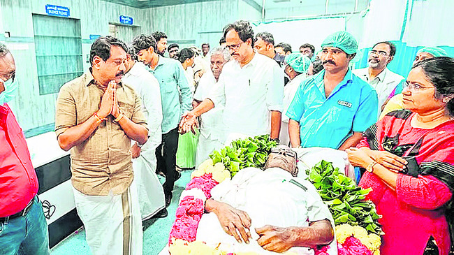 అస్తమించిన పోరాట యోధుడు
3