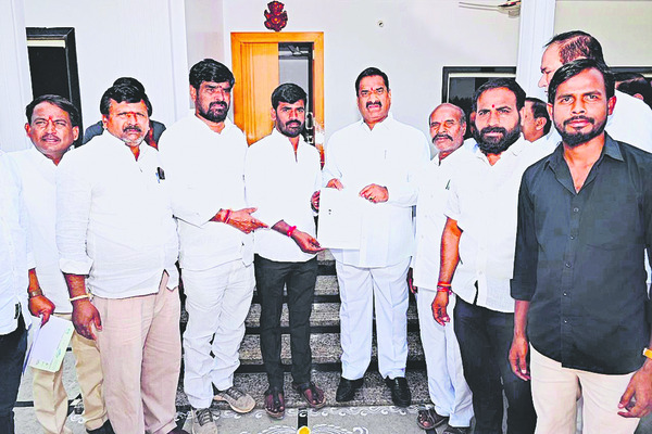 ప్రమాణ స్వీకారోత్సవానికి ఆహ్వానం 1