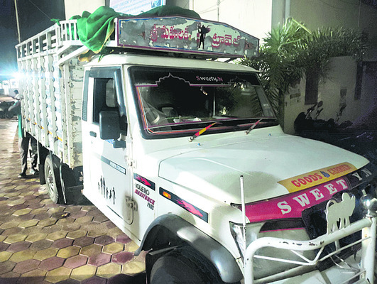 పాల కేంద్రం ముసుగులో కల్తీ దందా 1