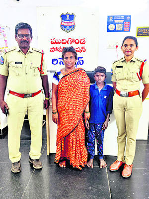 మార్కెట్లలో మిర్చి రైతులకు సదుపాయాలు
1