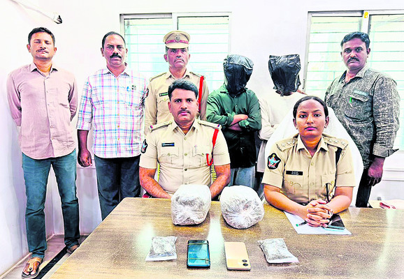 పాల విక్రయ కేంద్రాల్లో తనిఖీలు  1