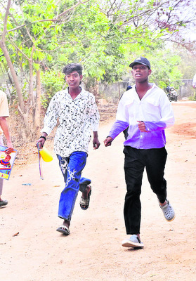 ఇంటర్‌ పరీక్షలు ప్రారంభం
2