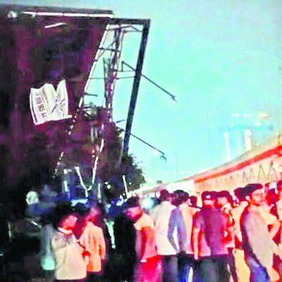 హోర్డింగ్‌ కూలిన ఘటనలో మృతులకు పరిహారం ప్రకటన 2