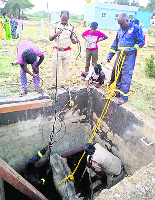 వాహనం ఢీకొని జింక మృతి 2