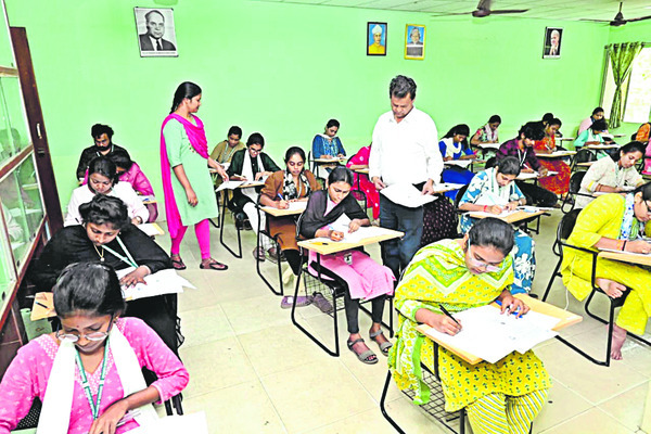 ఏఎన్‌యూలో పీజీ  సమన్వయకర్త తనిఖీలు  1