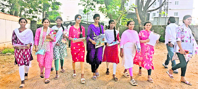 ఇంటర్‌ పరీక్షలు షురూ..1