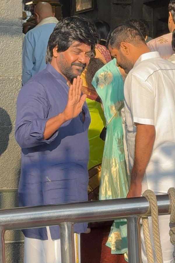 Actor And Choreographer Raghava Lawrence And Family Visited Tirumala Photos4