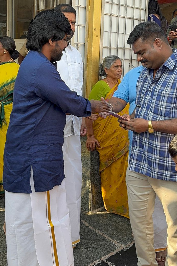 Actor And Choreographer Raghava Lawrence And Family Visited Tirumala Photos5
