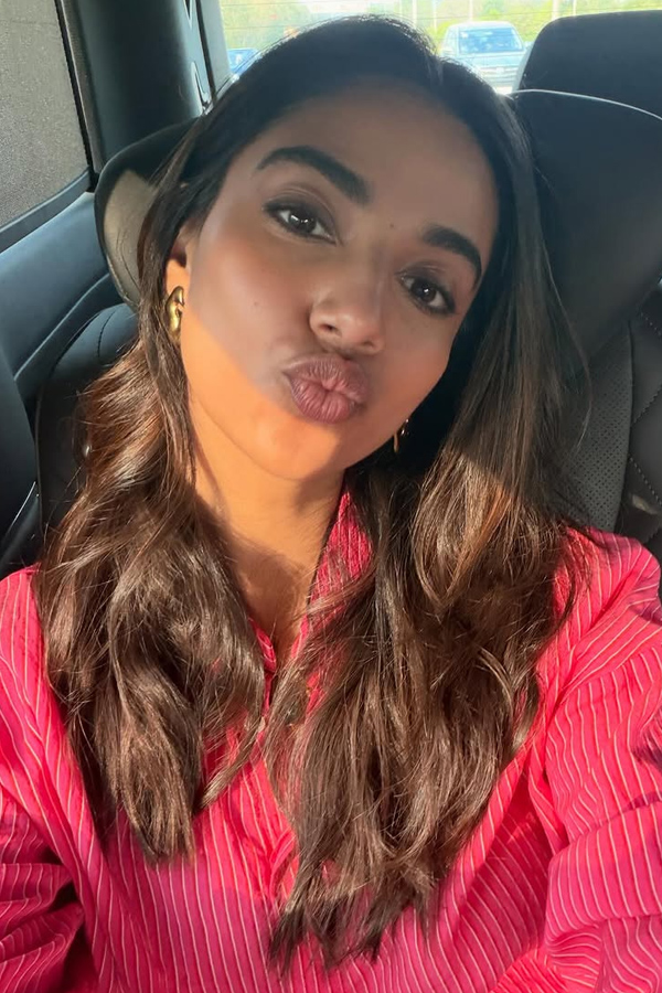 Actress Meenakshi Chaudhary Funniest Moments Photos12