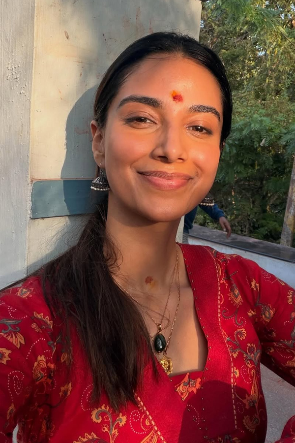 Actress Meenakshi Chaudhary Funniest Moments Photos6