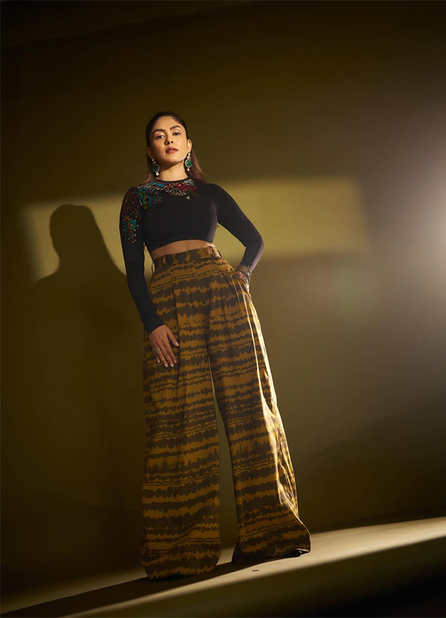 Actress Mrunal Thakur Mumbai Memories12