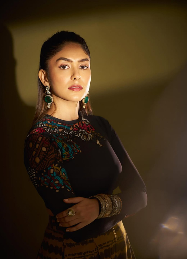 Actress Mrunal Thakur Mumbai Memories13