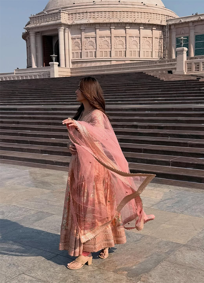 Actress Mrunal Thakur Mumbai Memories16