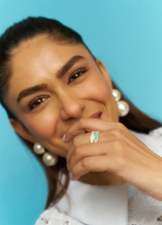 Actress Mrunal Thakur Mumbai Memories3