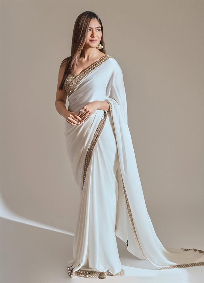 Actress Mrunal Thakur Mumbai Memories6