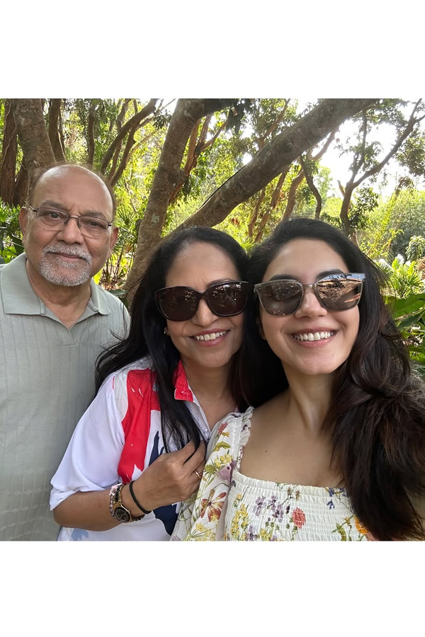 Actress Ritu Varma Enjoying Vacation In Thailand With Family Photos9