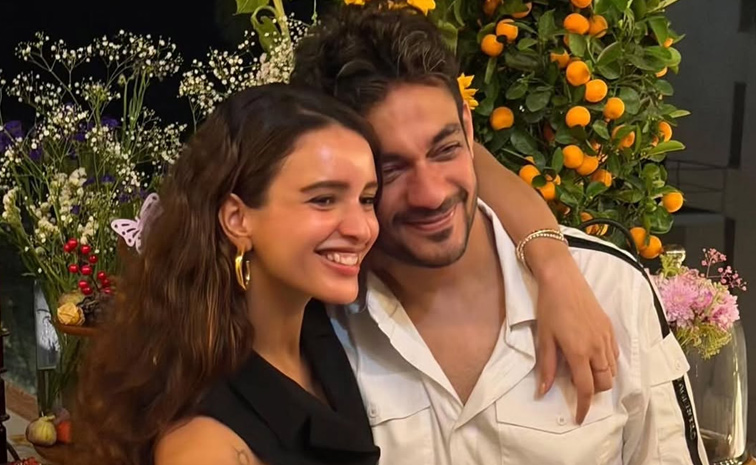 Actress Tripti Dimri BIrthday Celebrations Photos8