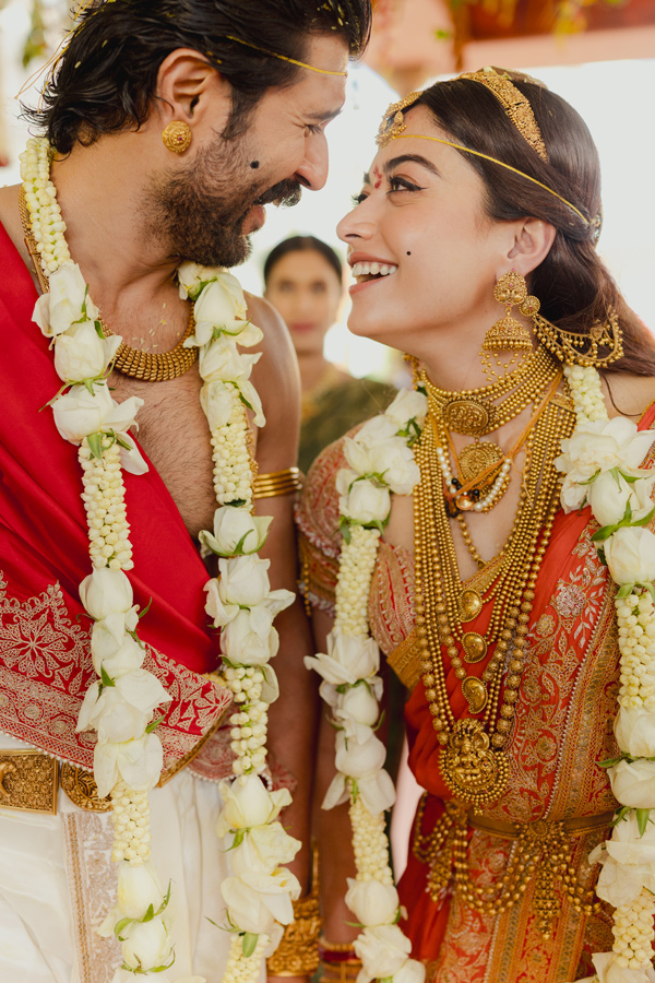 Grand Vijay Deverakonda And Rashmika Mandanna Wedding PHotos15