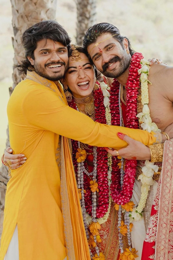 Grand Vijay Deverakonda And Rashmika Mandanna Wedding PHotos16