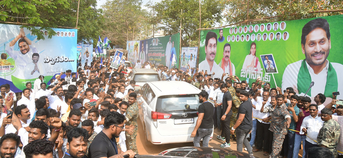YS Jagan Receives Grand Welcome At Nellore Tour30