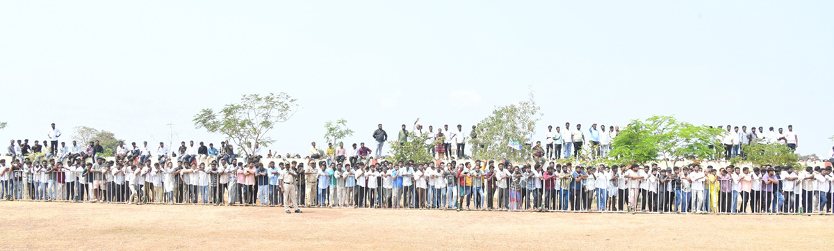 YS Jagan Receives Grand Welcome At Nellore Tour31