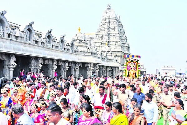 నేత్ర పర్వం.. రథోత్సవం2