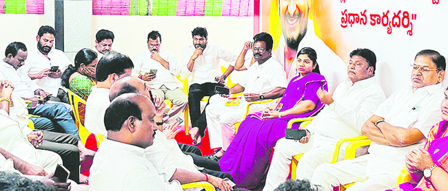 ఎడాపెడా.. దేవడా!1