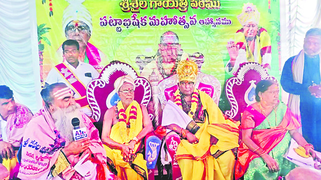 యార్డులో రైతులకు ఉచిత భోజనం ప్రారంభం 
3