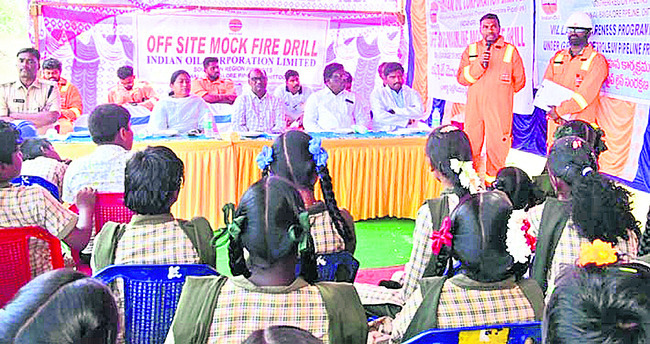 గ్యాస్‌ పైప్‌లైన్‌తో అప్రమత్తంగా ఉండాలి 1