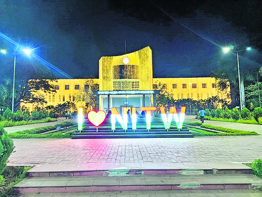 నిట్‌లో వసంతోత్సవం సందడి1