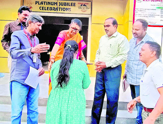 ఇంటర్‌ సెకండియర్‌ పరీక్షలు ప్రారంభం1