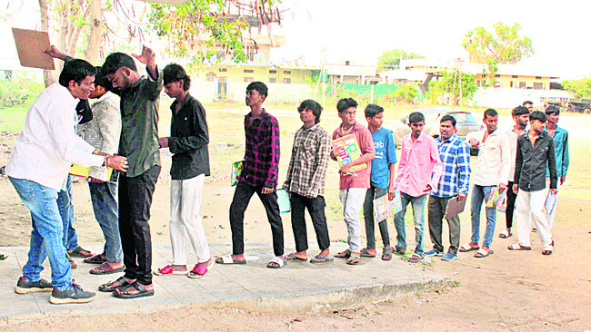 సెకండియర్‌ పరీక్షలు ప్రారంభం1