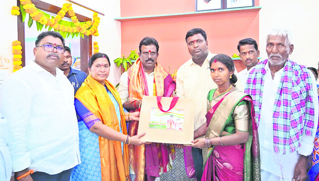 కాంగ్రెస్‌తోనే సొంతింటి కల సాకారం 1