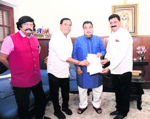 రహదారుల అభివృద్ధికి నిధులు కేటాయించాలి2