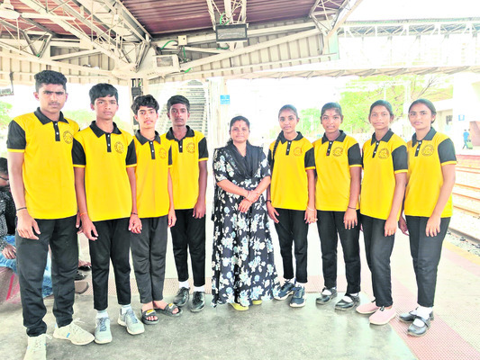 రహదారుల అభివృద్ధికి నిధులు కేటాయించాలి3