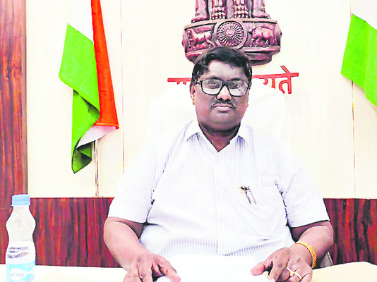 కొవ్వూరు ఇన్‌చార్జి  ఆర్డీవోగా రాజారమేష్‌ 1