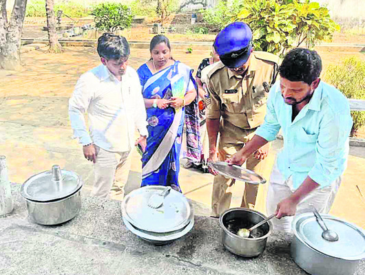  ఇఫ్తార్‌ సహర్‌
3
