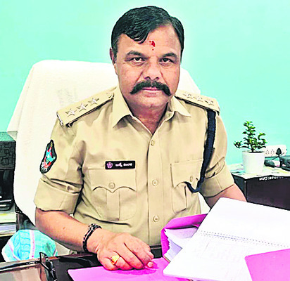 పులివెందుల డీఎస్పీ, సీఐలపై చర్యలు తీసుకోండి2