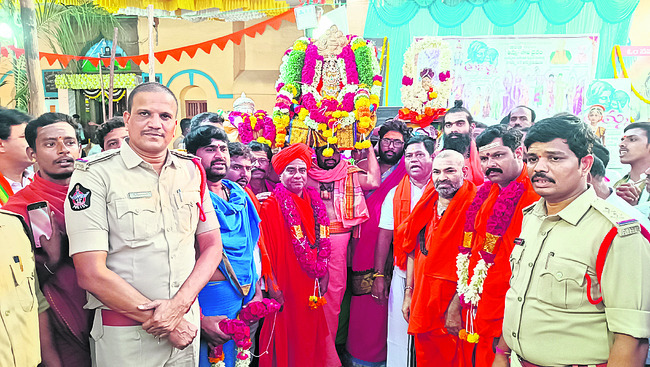 ●నయన మనోహరం 1