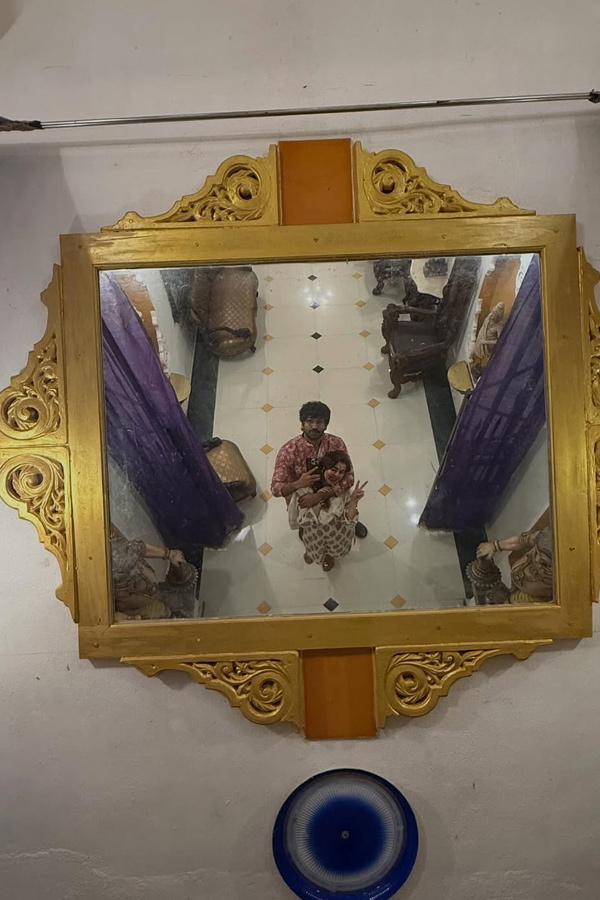 Actor Aadhi Pinisetty And Nikkigalrani couple visited Kumbakonam And Thanjavur temples PHotos21