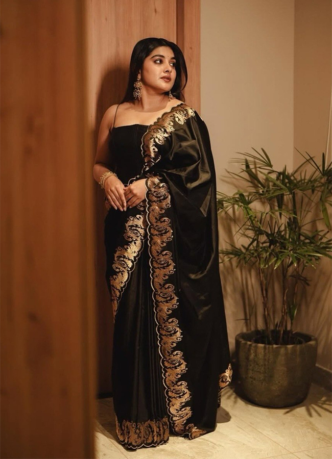 Actress Nivetha Thomas New Look HD Photos2