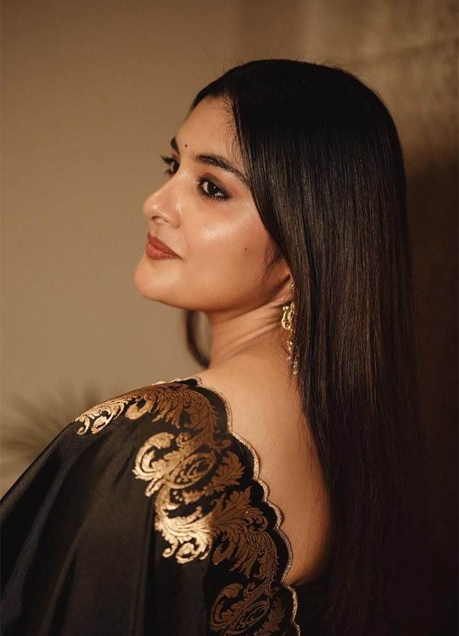 Actress Nivetha Thomas New Look HD Photos4