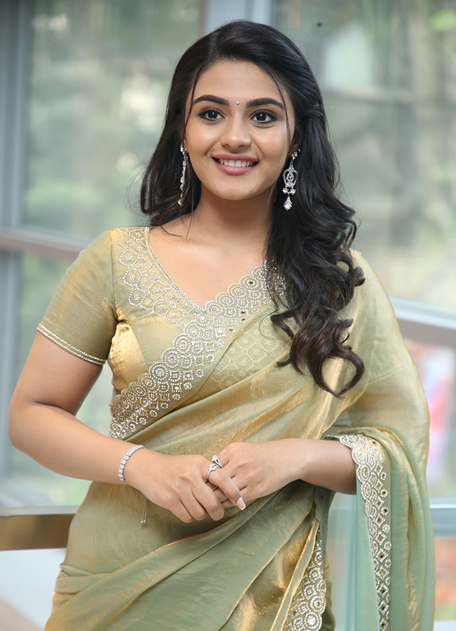 Vishnu Vinyasam Movie Heroine Nayan Sarika HD Photos10