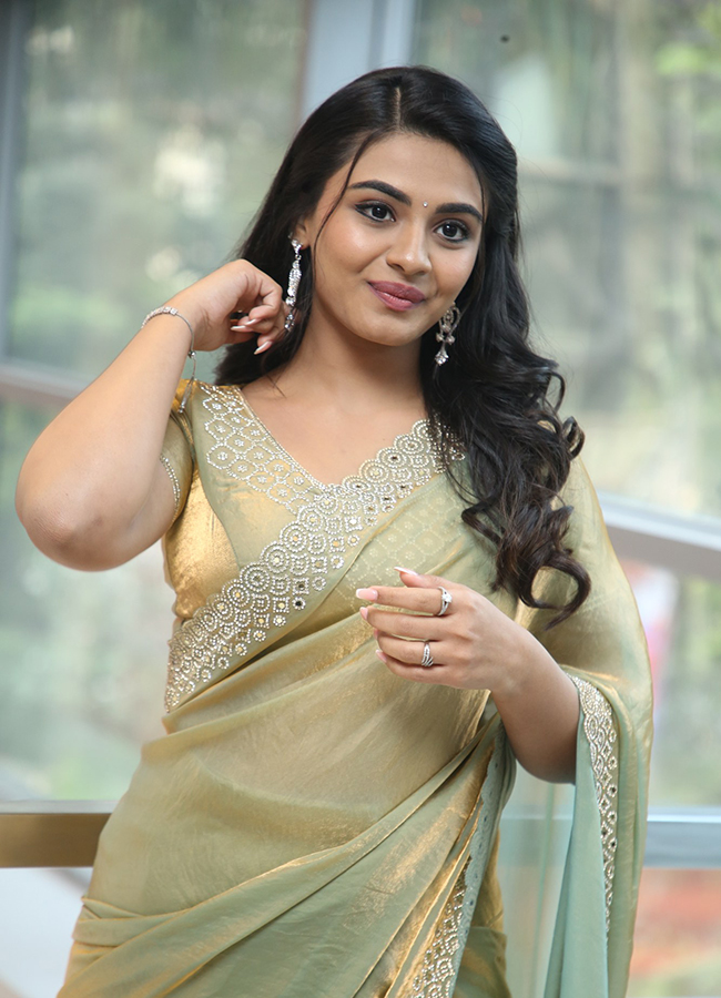 Vishnu Vinyasam Movie Heroine Nayan Sarika HD Photos12