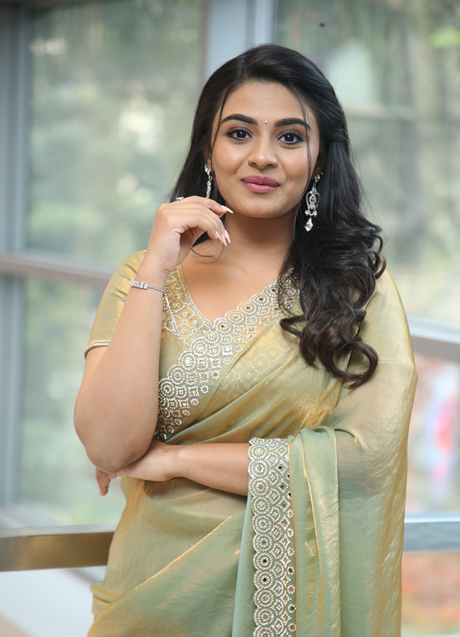 Vishnu Vinyasam Movie Heroine Nayan Sarika HD Photos13