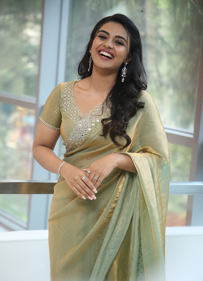 Vishnu Vinyasam Movie Heroine Nayan Sarika HD Photos15