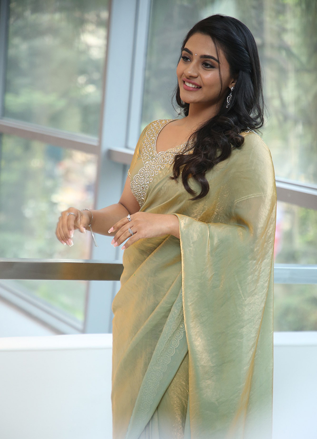 Vishnu Vinyasam Movie Heroine Nayan Sarika HD Photos16