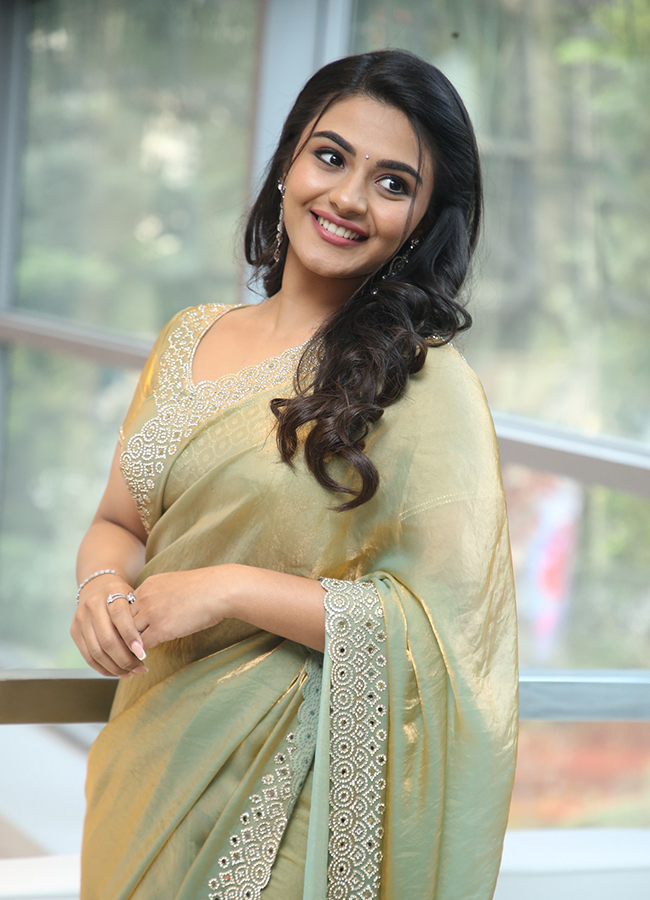 Vishnu Vinyasam Movie Heroine Nayan Sarika HD Photos7