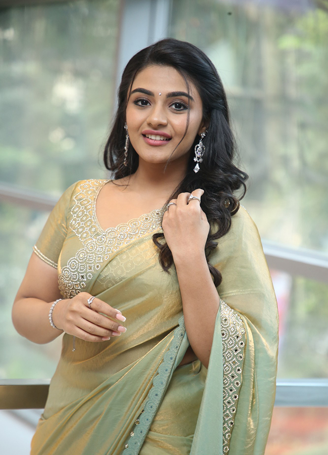 Vishnu Vinyasam Movie Heroine Nayan Sarika HD Photos9