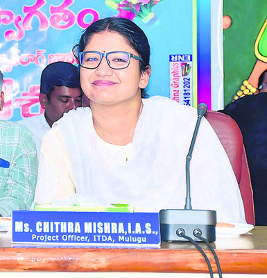 కలెక్టర్‌గా చిత్ర మిశ్రా1